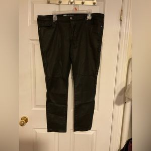 Shiny black stretchy skinny jeans